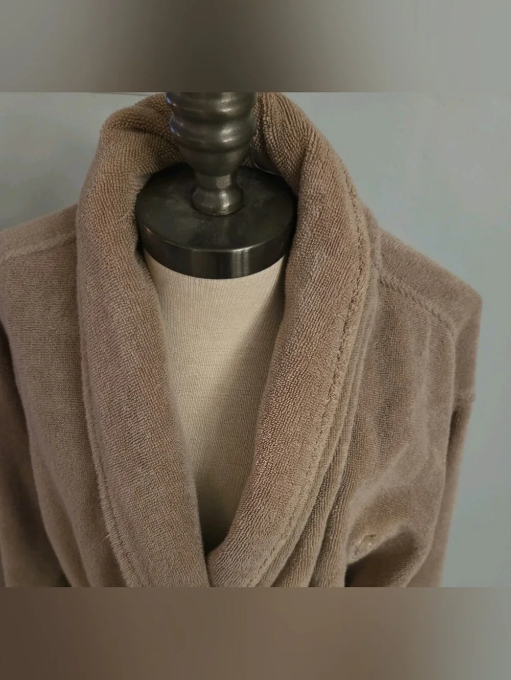Pottery Barn Terry Robe tan Shawl Collar Unisex Size Medium 100% Cotton